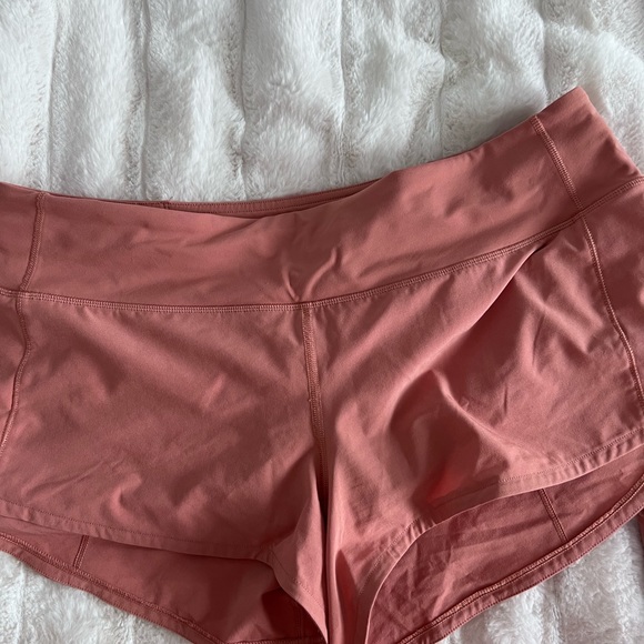 Lululemon Speed Up Low-Rise Short 2.5"
Pink Savannah size 8 - Picture 4 of 5